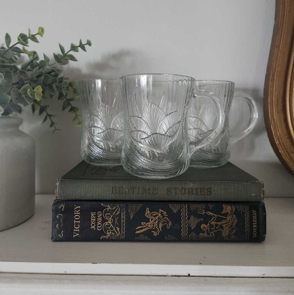 Vintage Arcoroc Canterbury Crocus Clear Glass Coffee Mugs Set of 3